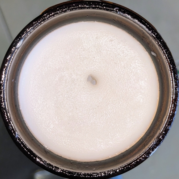 VEGAN Candle 6.5 oz. Mahogany & Bergamot Scent - Picture 2 of 3